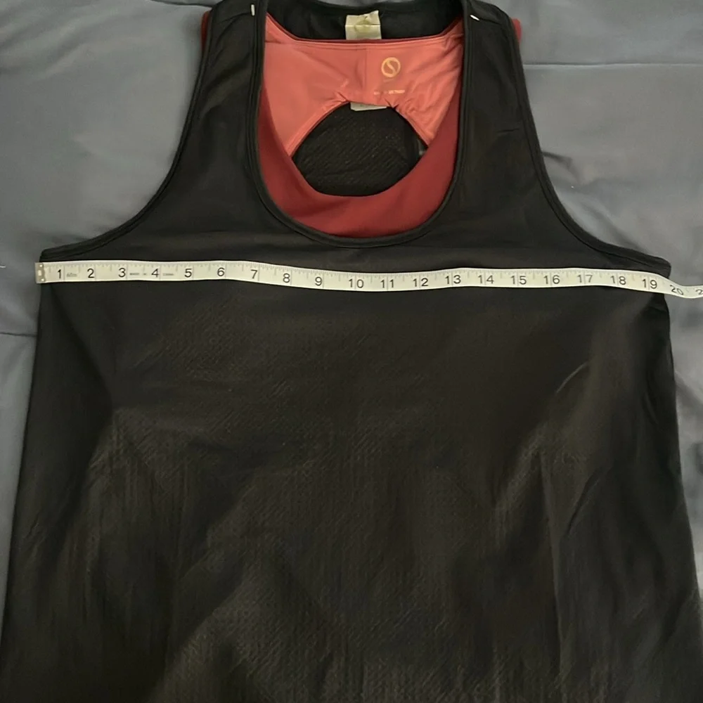 NWT Shape Blaze Tank w/ Sports Bra - Black/Port (Burgundy) - Sz Large